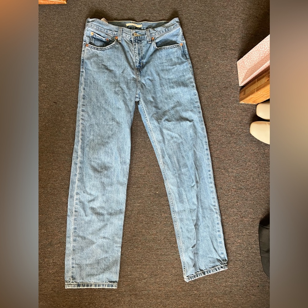 Levi Low Prow straight leg light wash